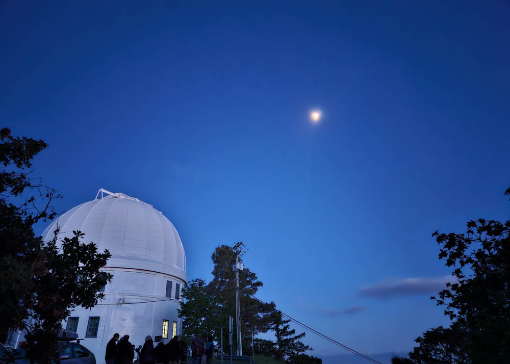 Our visit to the Victoria Observatory Star Party was a fun, free and educational evening for the whole family! Here's what you need to know.