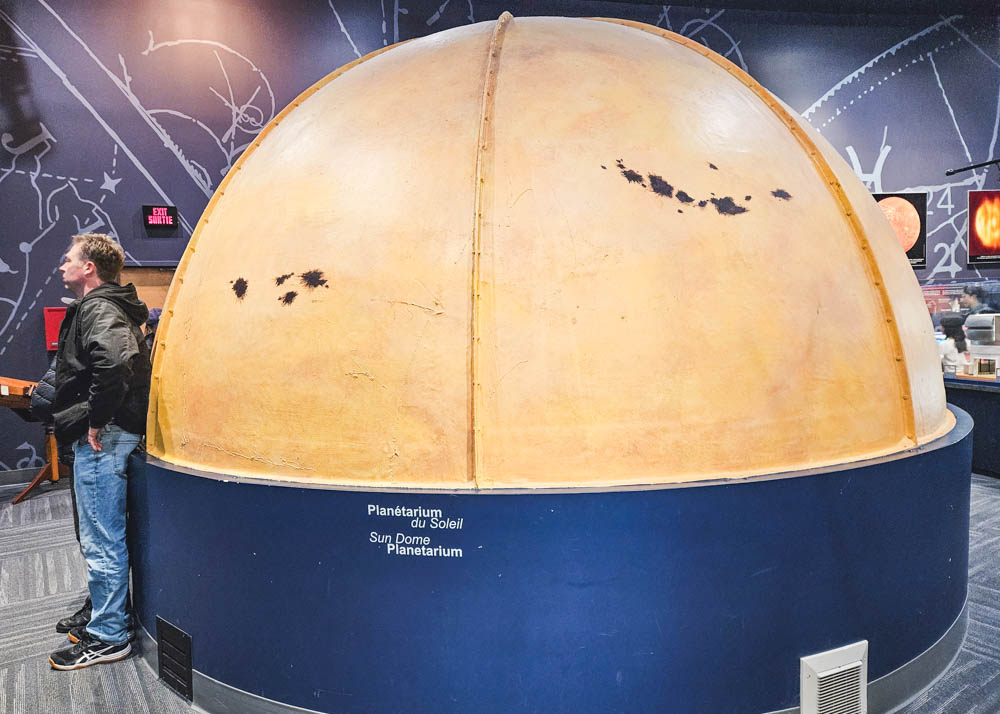 Planetarium at The Centre of the Universe