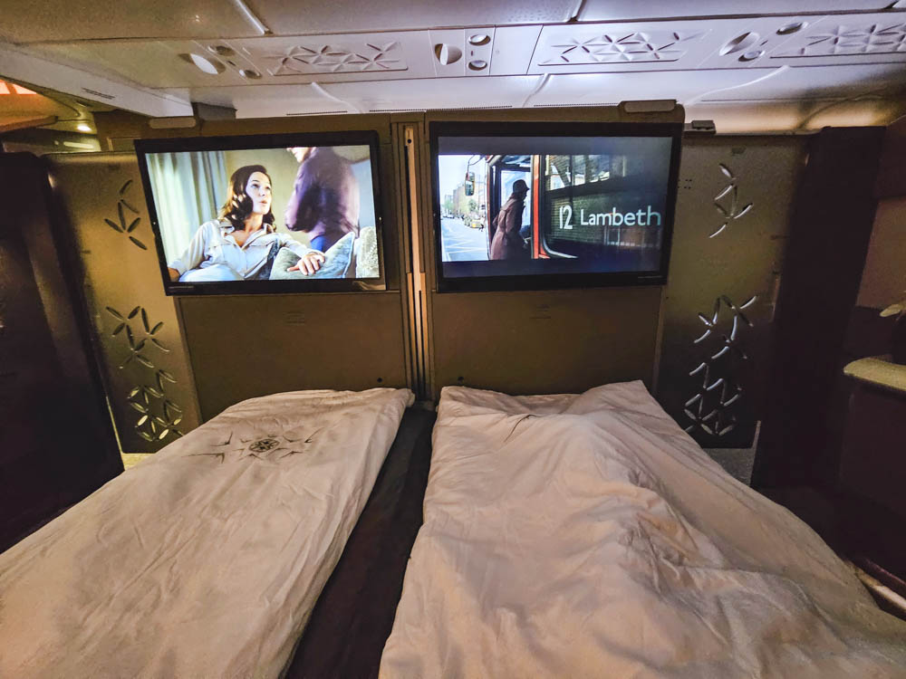 Double-bed in Singapore Airlines Suites
