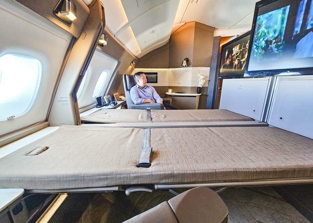 Singapore Airlines A380 First Class Suites Double-Bed