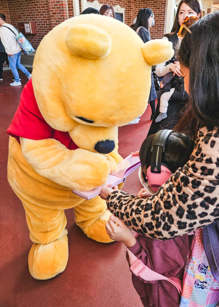 Character Autographs at Tokyo Disneyland