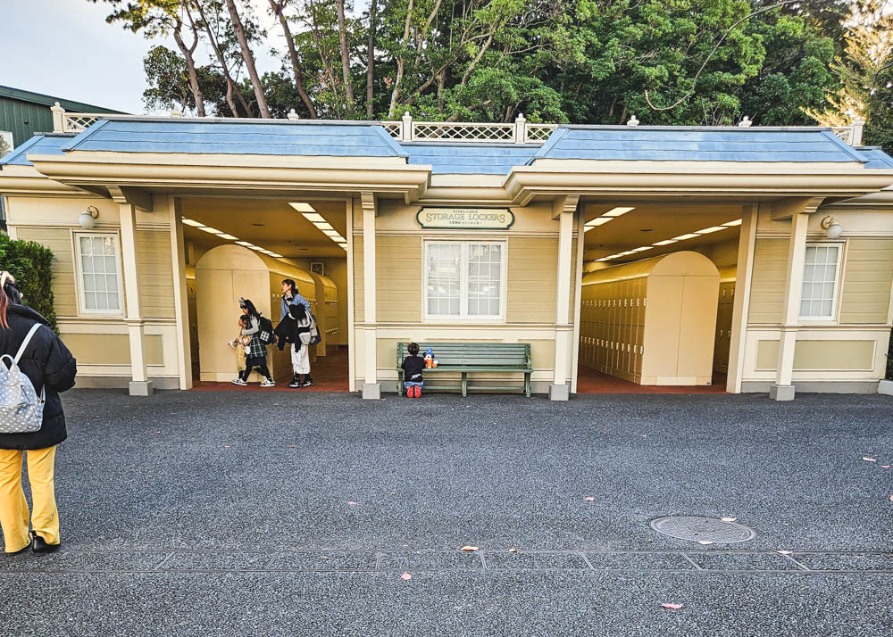 Tokyo Disneyland Lockers